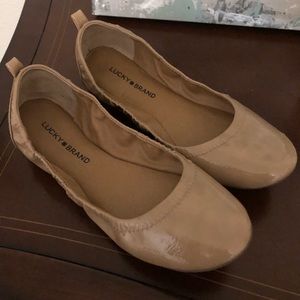 Lucky brand nude flats
